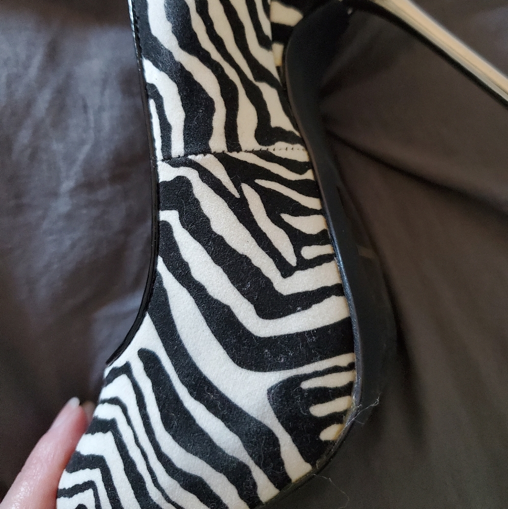 Zebra Women's heels - Picture 9 of 13